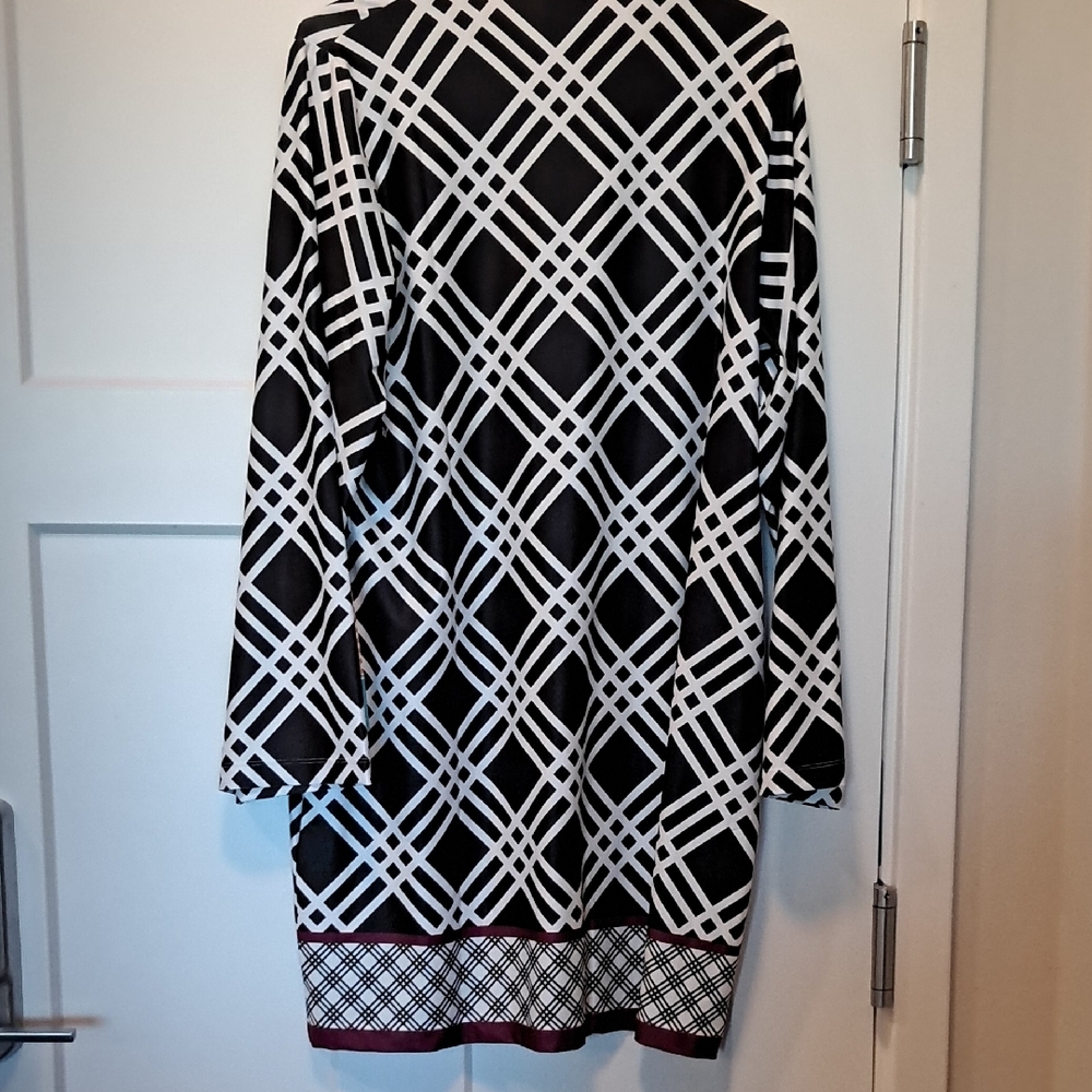 Tracy Negoshian Black and White Geometric Dress - Picture 3 of 7